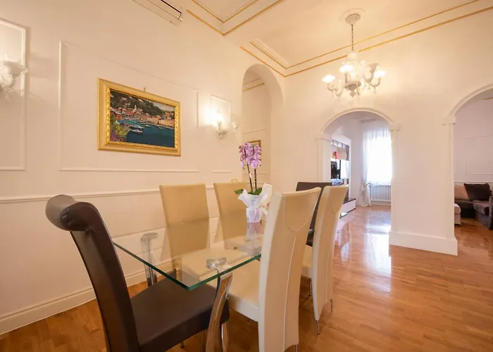 Lucrezio Caro Luxury Rom