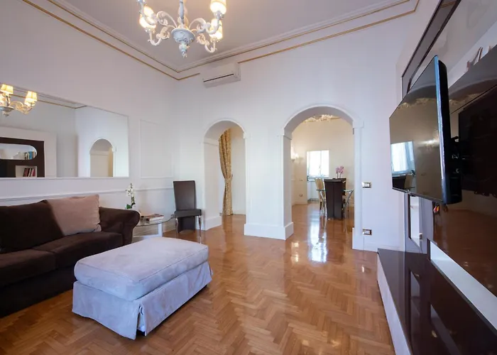 Lägenhet Lucrezio Caro Luxury