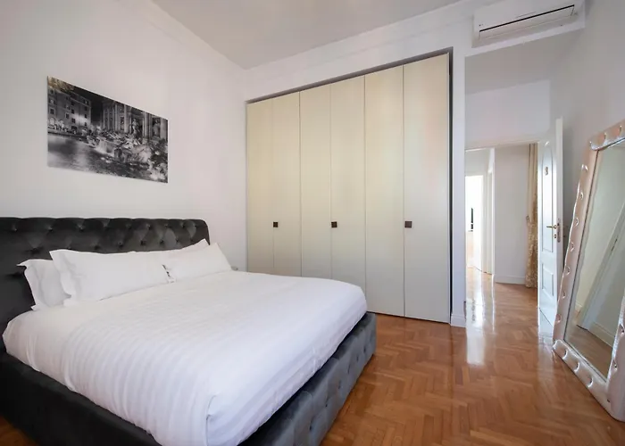 Lucrezio Caro Luxury Lägenhet *