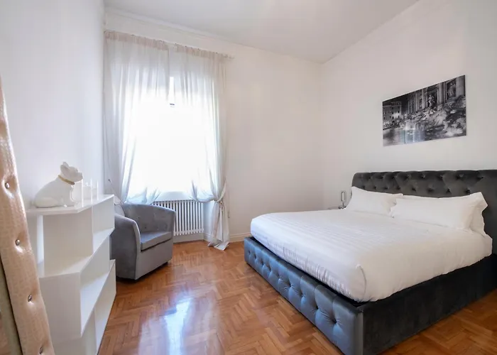 Lägenhet Lucrezio Caro Luxury *