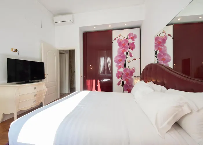 Lucrezio Caro Luxury *