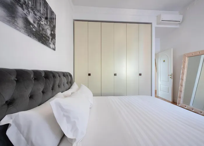 Lucrezio Caro Luxury Lägenhet Rom