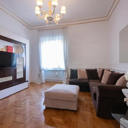 Lägenhet Lucrezio Caro Luxury Rom